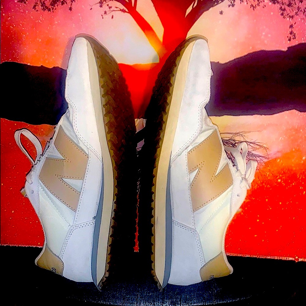 New Balance 237 Cream and White Athletic Shoes men’s 11.5 EUC